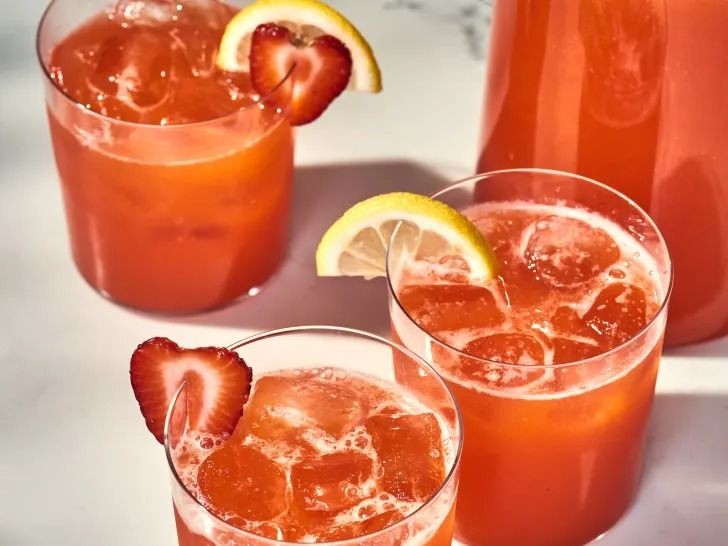 Strawberry lemonade